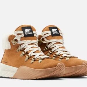 Sorel Conquest sneaker boot